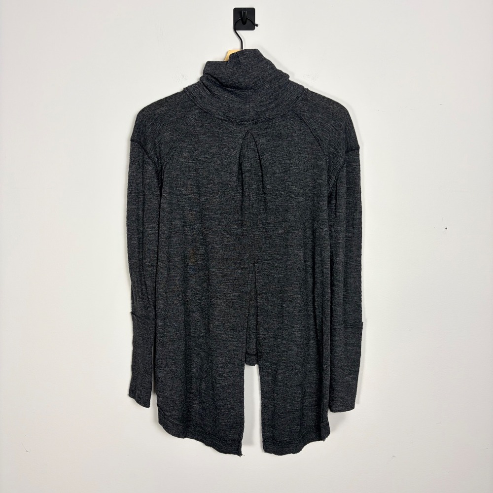 Free People We The Free Grey Long Sleeve Turtleneck Split Back Sweater‎ XS - Picture 4 of 7